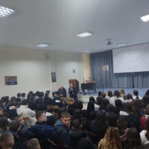 1η Φωτογραφία στο 14ο Λύκειο Λάρισας 1η Φωτογραφία στο 14ο Λύκειο Λάρισας