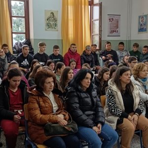 Στο Γυμνάσιο - Λύκειο Τσαριτσάνης 3
