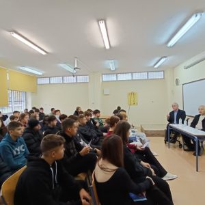 ΦΩΤΟ στο 1ο Γυμνάσιο ΜΟΥΖΑΚΙΟΥ Ν. Καρδίτσας 5