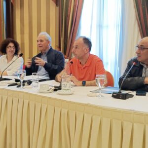 184 Φωτογραφία προεδρείου Γ.Σ._3