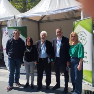 Με τον Δήμαρχο Λαρισαίων Θανάση Μαμάκο και την Αντιδήμαρχο Ευρυδίκη Γούλα Με τον Δήμαρχο Λαρισαίων Θανάση Μαμάκο και την Αντιδήμαρχο Ευρυδίκη Γούλα